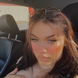 Meet your Posher, Phoenix